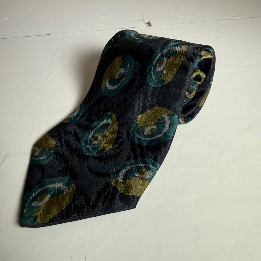 Giorgio Armani Cravatte Silk Tie Abstract Geometric Pattern Made in Italy